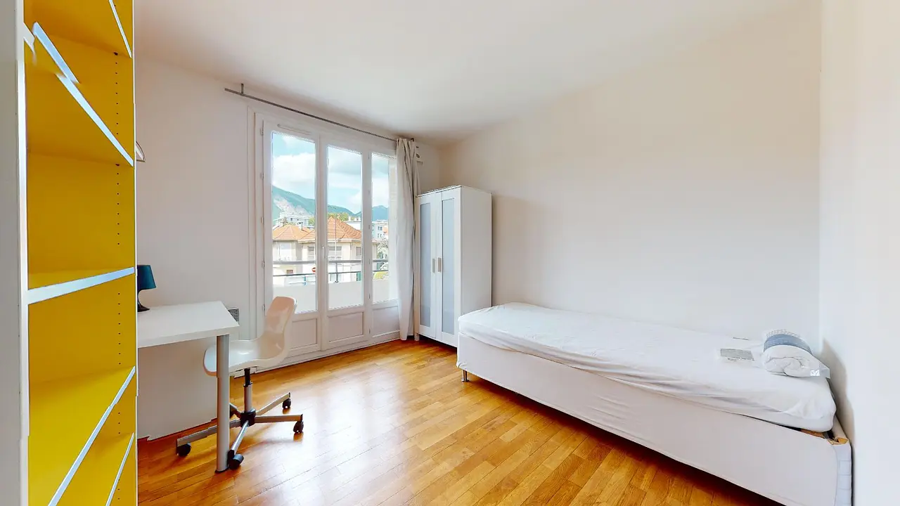 Colocation meublée de 70.45m2 - 393€ - Grenoble