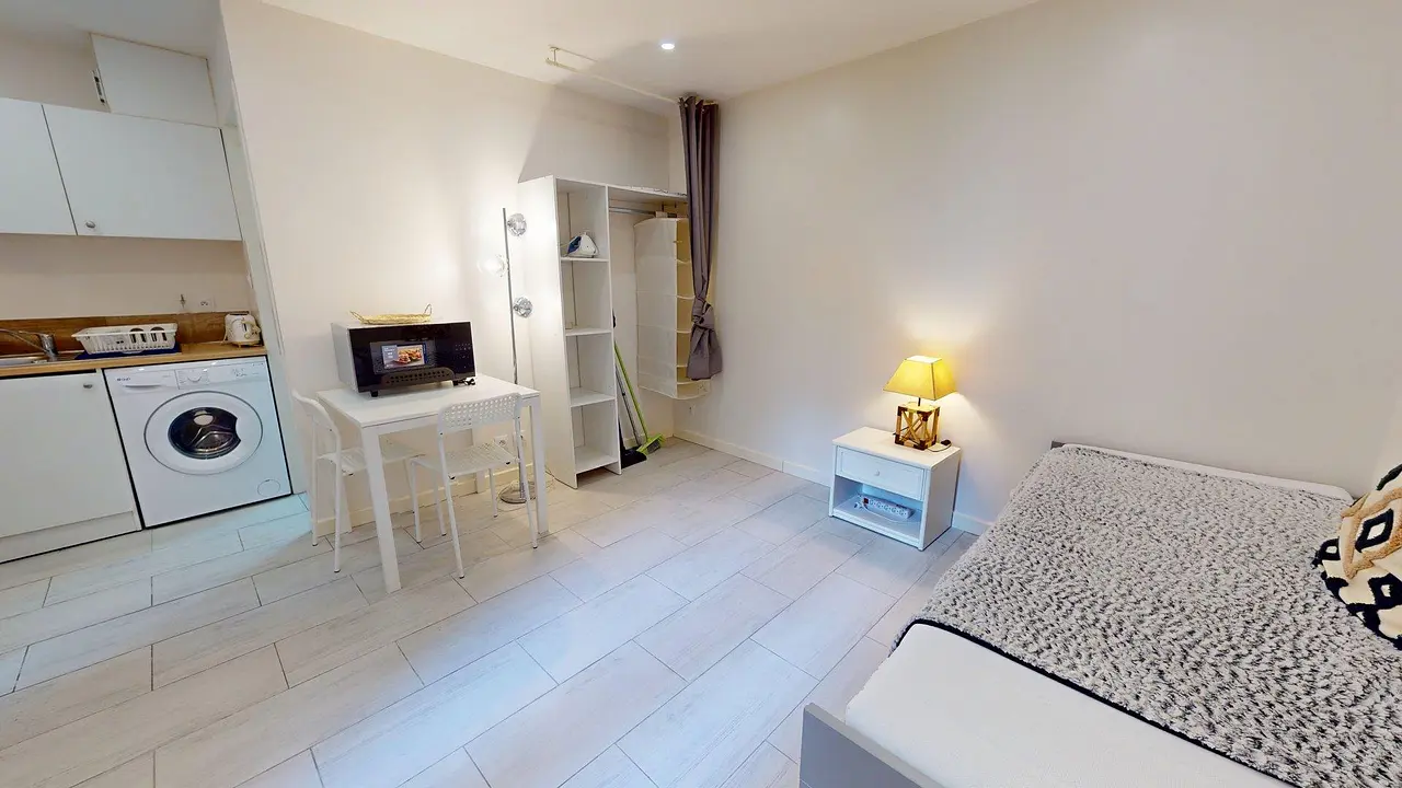 Appartement meublé de 17.91m2 - 585€ - Bordeaux