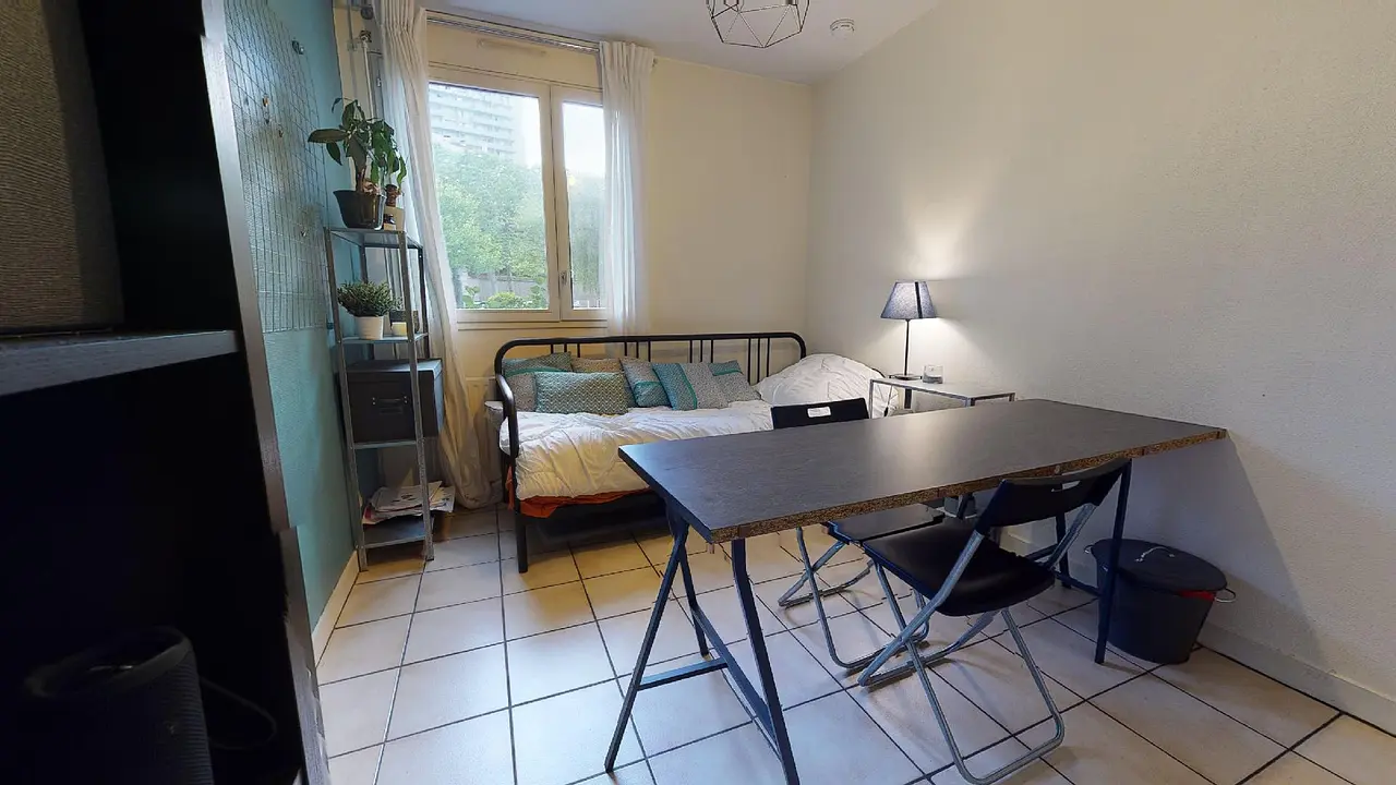 Appartement meublé de 15.0m2 - 370€ - Saint-Étienne