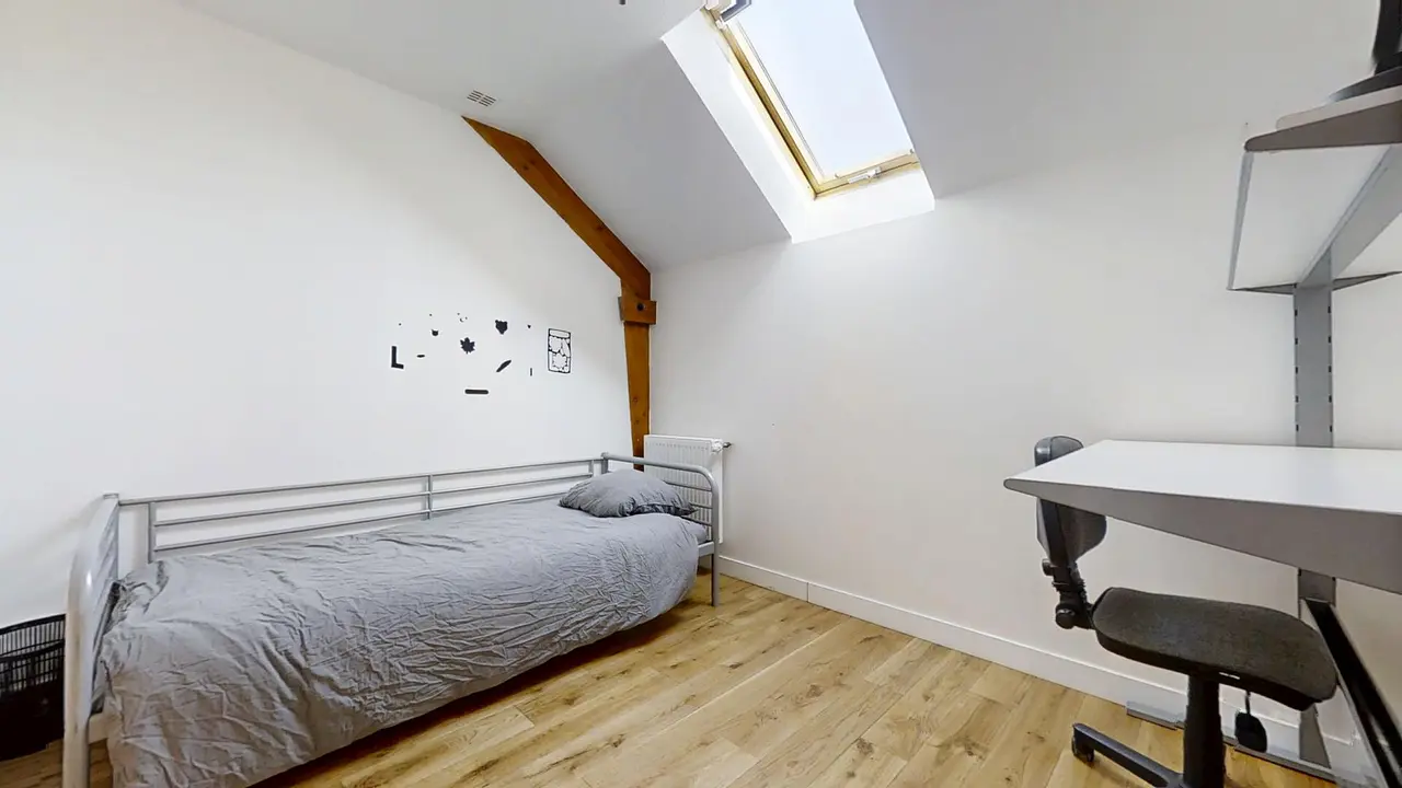 Colocation meublée de 200.0m2 - 550€ - Cergy