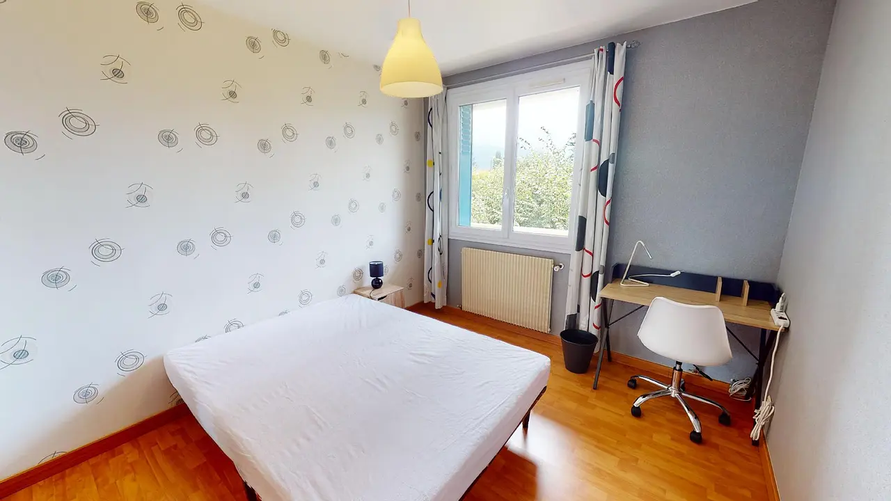 Colocation meublée de 90.5m2 - 375€ - Grenoble