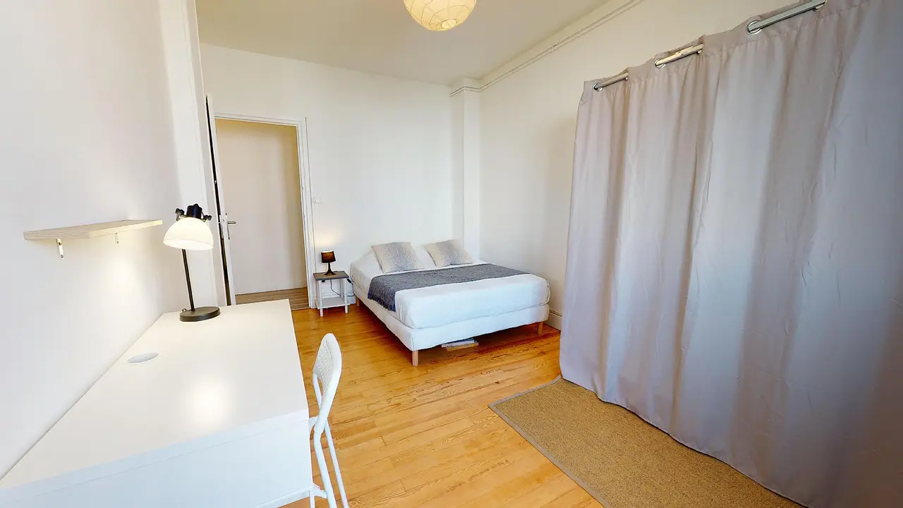 Colocation meublée de 66.0m2 - 457€ - Grenoble