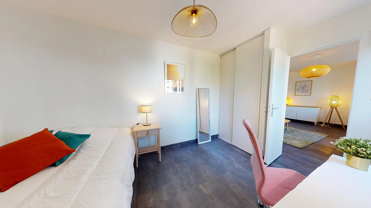 Colocation meublée de 104.0m2 - 498€ - Vénissieux