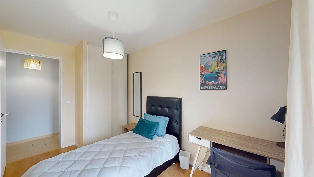 Colocation meublée de 96.0m2 - 675€ - Nanterre