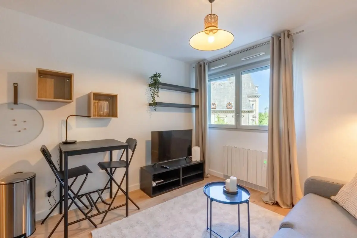 Appartement meublé de 20.0m2 - 720€ - Caluire-et-Cuire