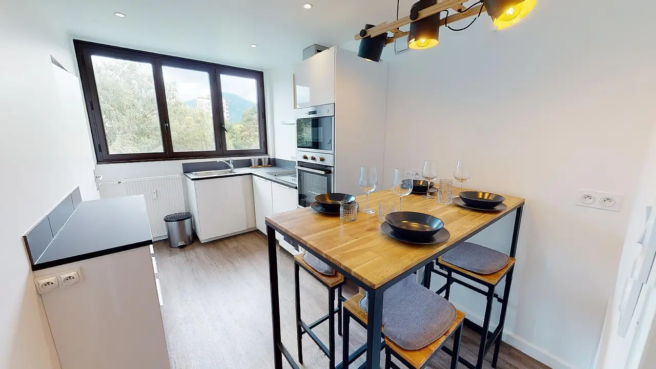 Colocation meublée de 63.0m2 - 380€ - Grenoble