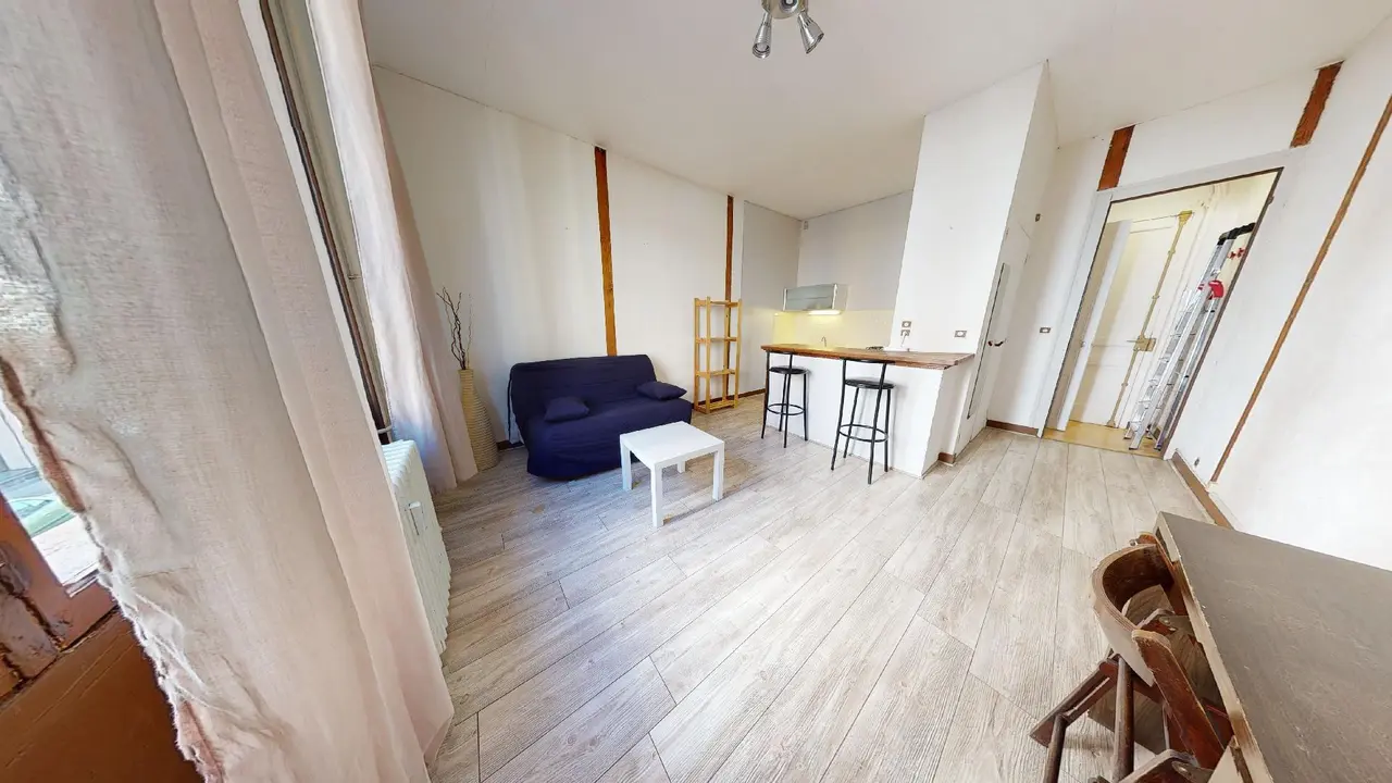 Appartement meublé de 27.0m2 - 399€ - Saint-Étienne