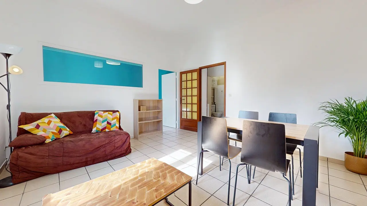 Appartement meublé de 93.48m2 - 750€ - Saint-Étienne