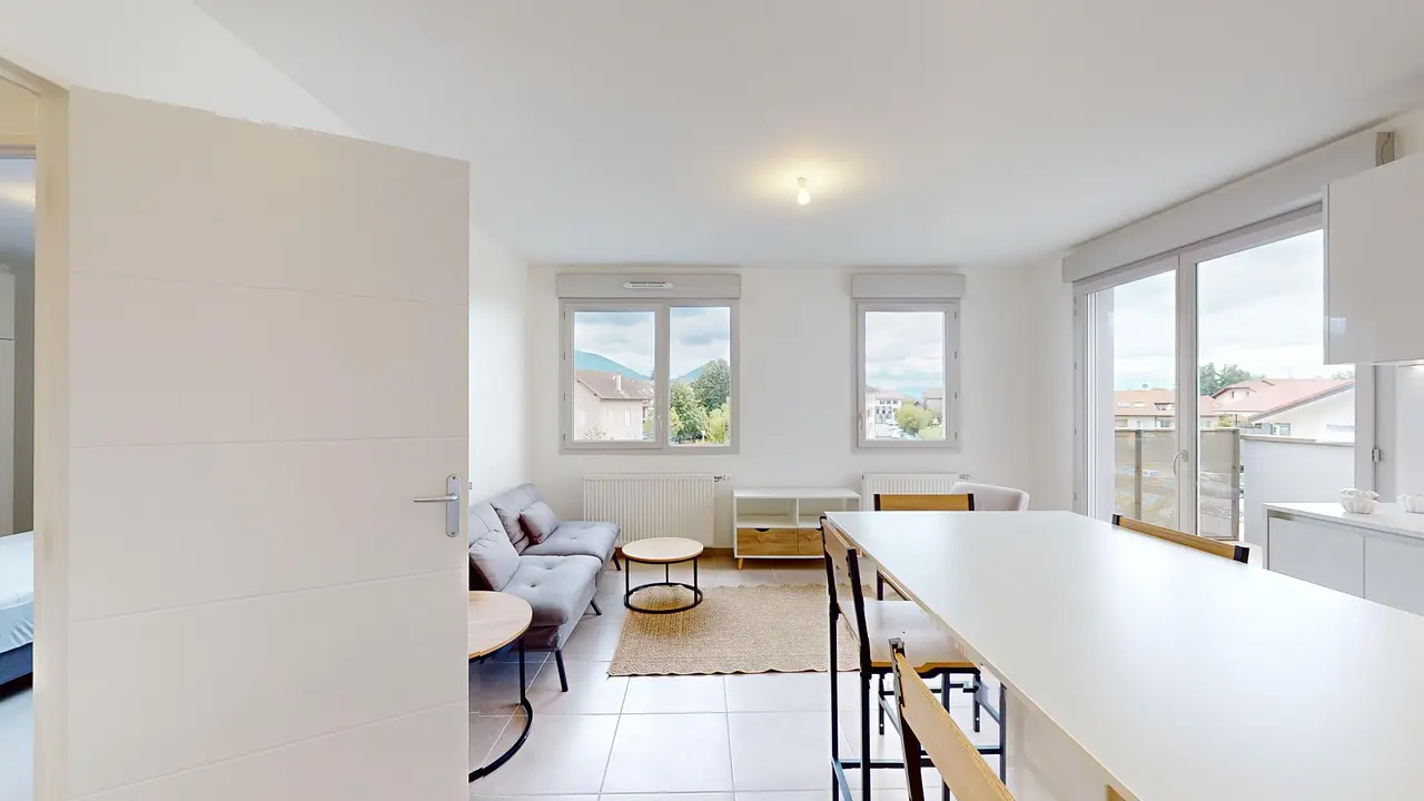 Appartement meublé de 47.0m2 - 1104€ - Reignier-Ésery