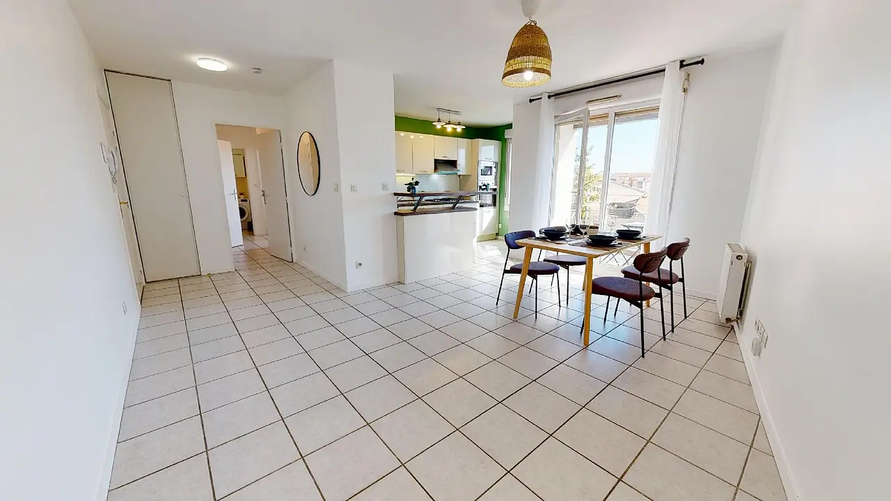 Appartement meublé de 60.0m2 - 851€ - Saint-Fons