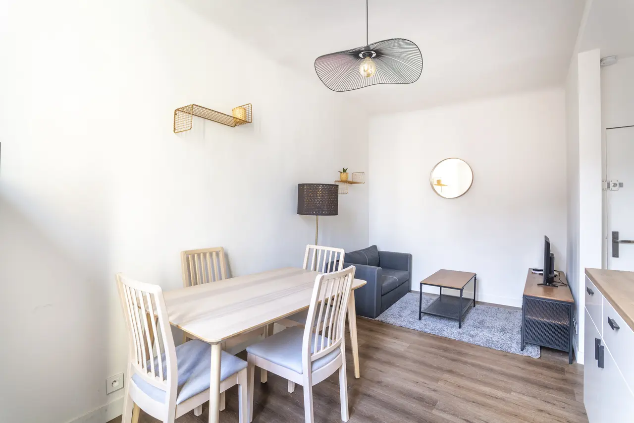 Appartement meublé de 30.0m2 - 753€ - Marseille