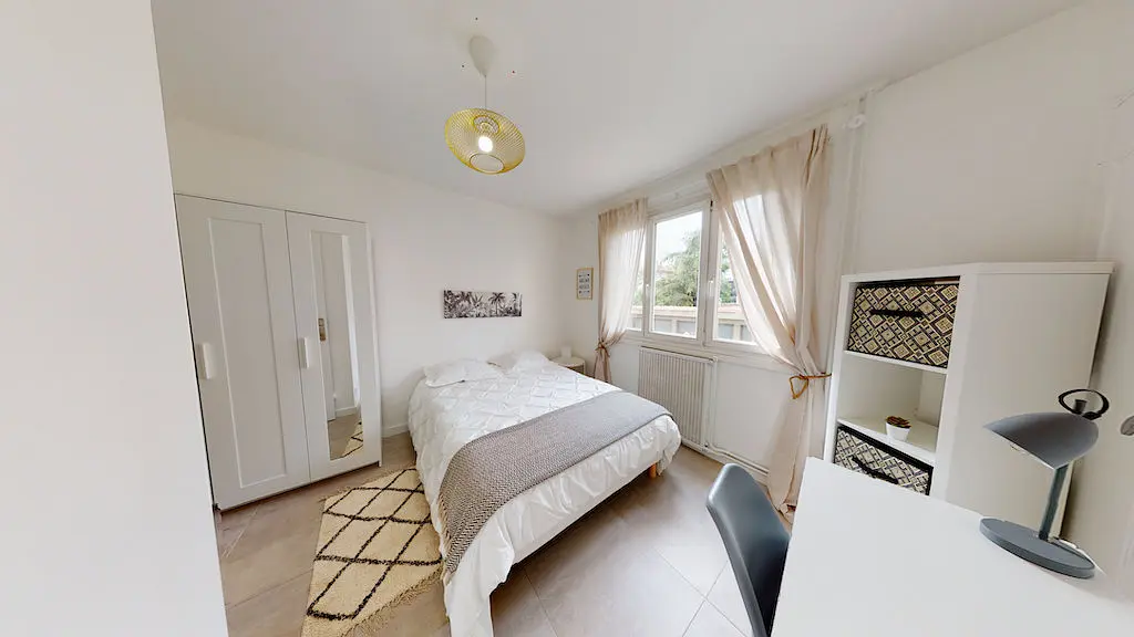 Colocation meublée de 84.0m2 - 525€ - Vénissieux