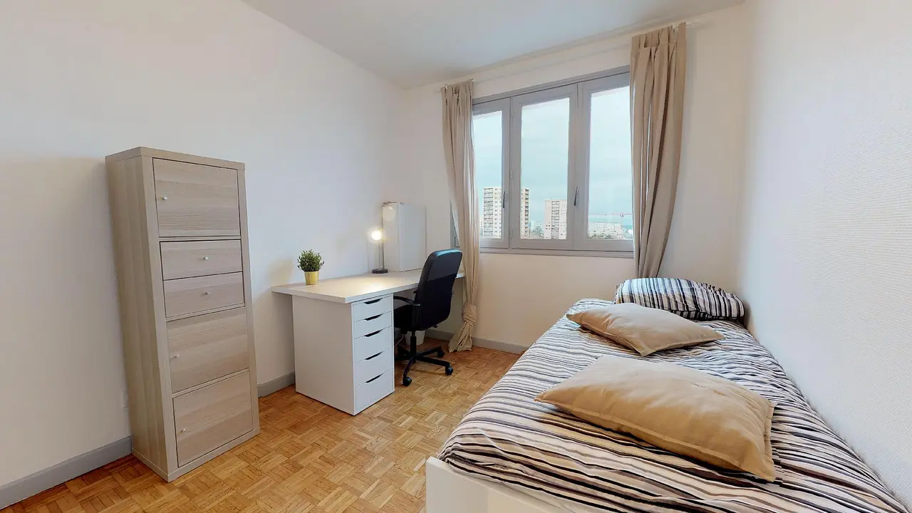Colocation meublée de 67.02m2 - 490€ - Bron
