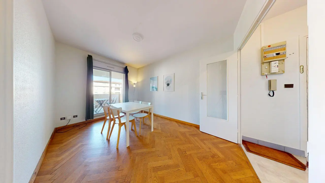 Appartement meublé de 100.55m2 - 1500€ - Écully