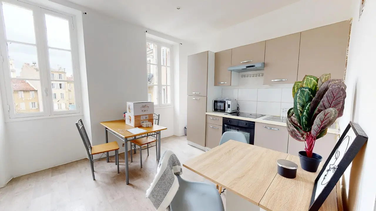 Appartement meublé de 35m2 - 652€ - Marseille