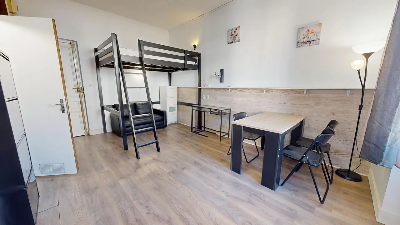 Appartement meublé de 22.3m2 - 618€ - Villeurbanne