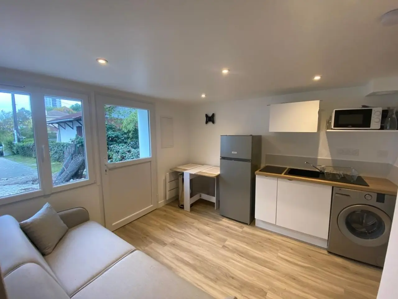 Maison meublée de 29.45m2 - 996€ - Talence