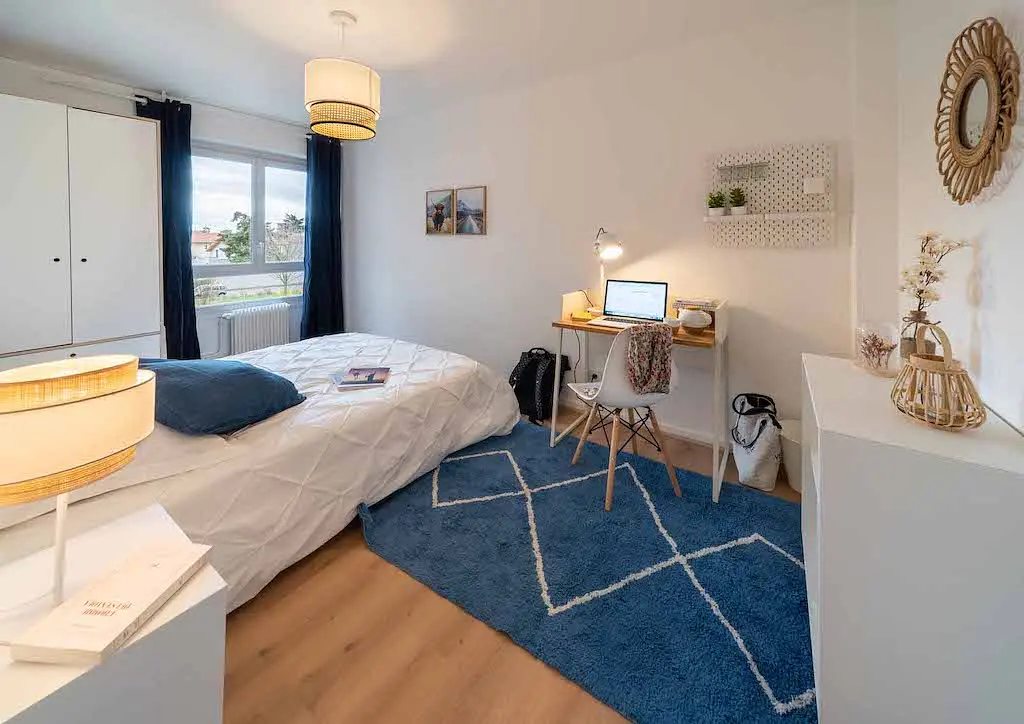 Colocation meublée de 112.0m2 - 425€ - Bron
