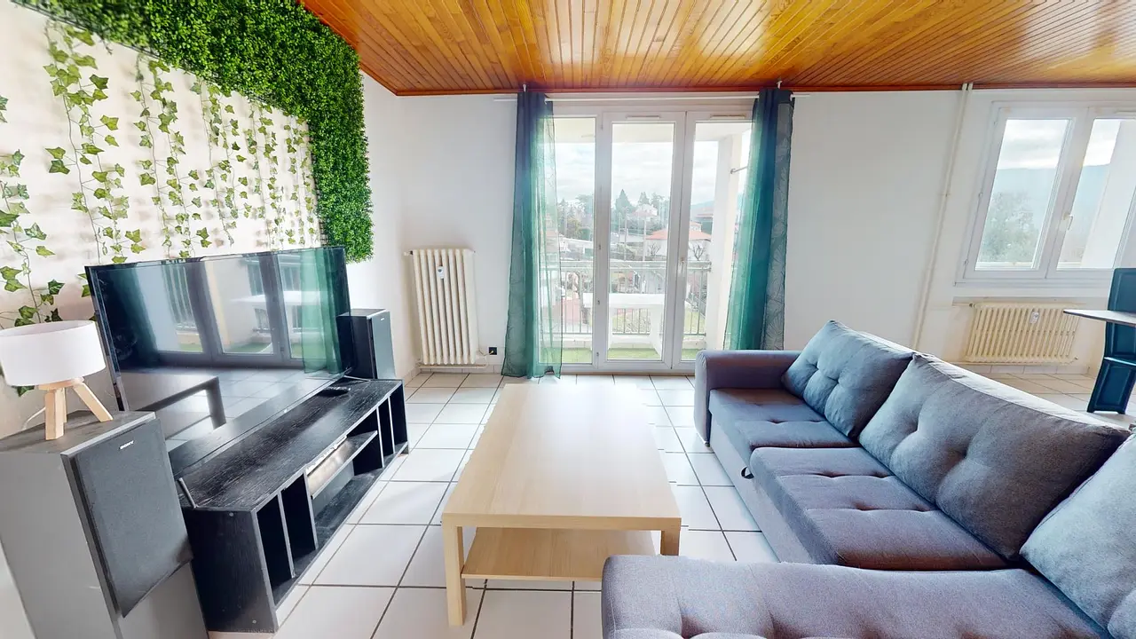 Appartement meublé de 78.71m2 - 715€ - Saint-Jean-Bonnefonds