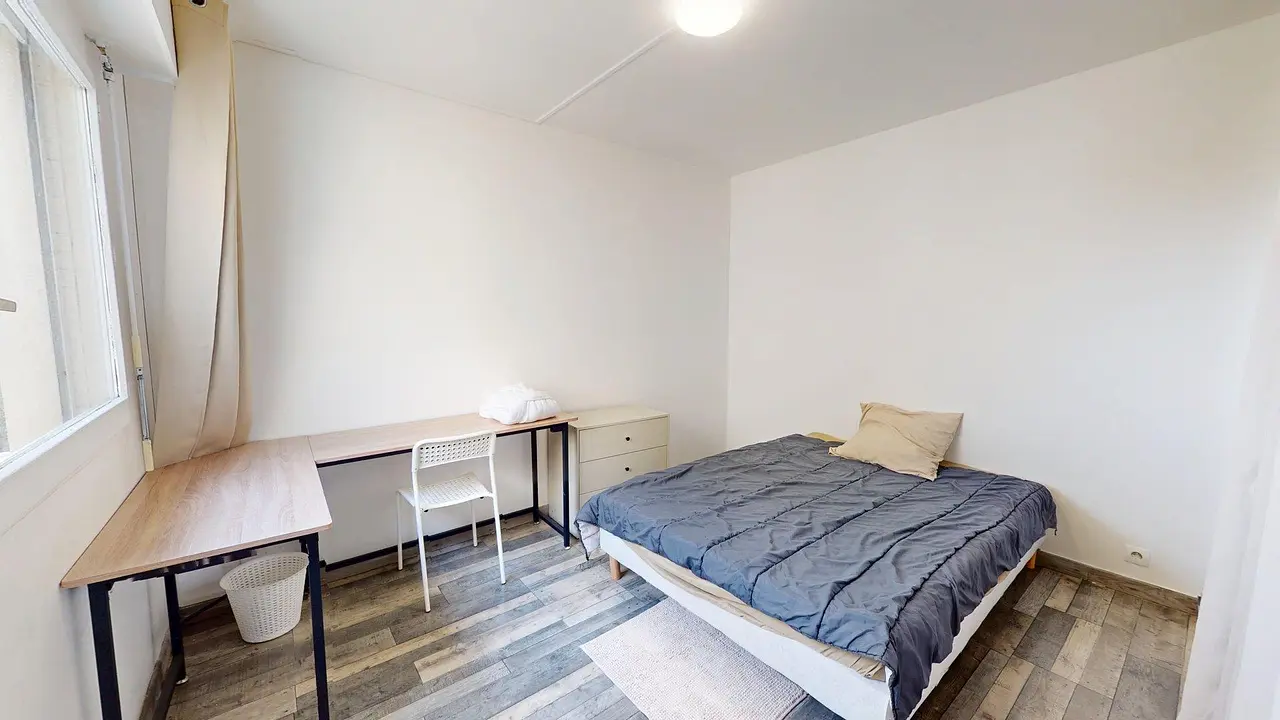 Colocation meublée de 93.09m2 - 480€ - Évry