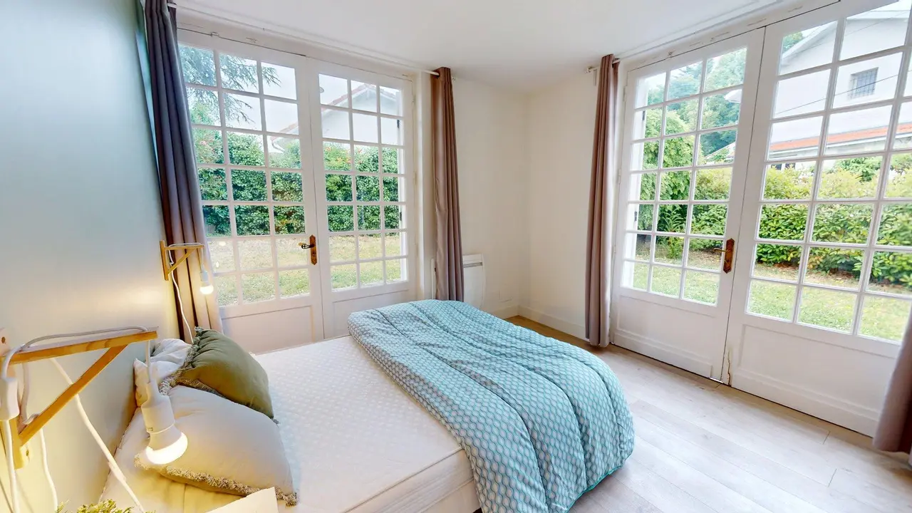 Colocation meublée de 178.31m2 - 598€ - Talence