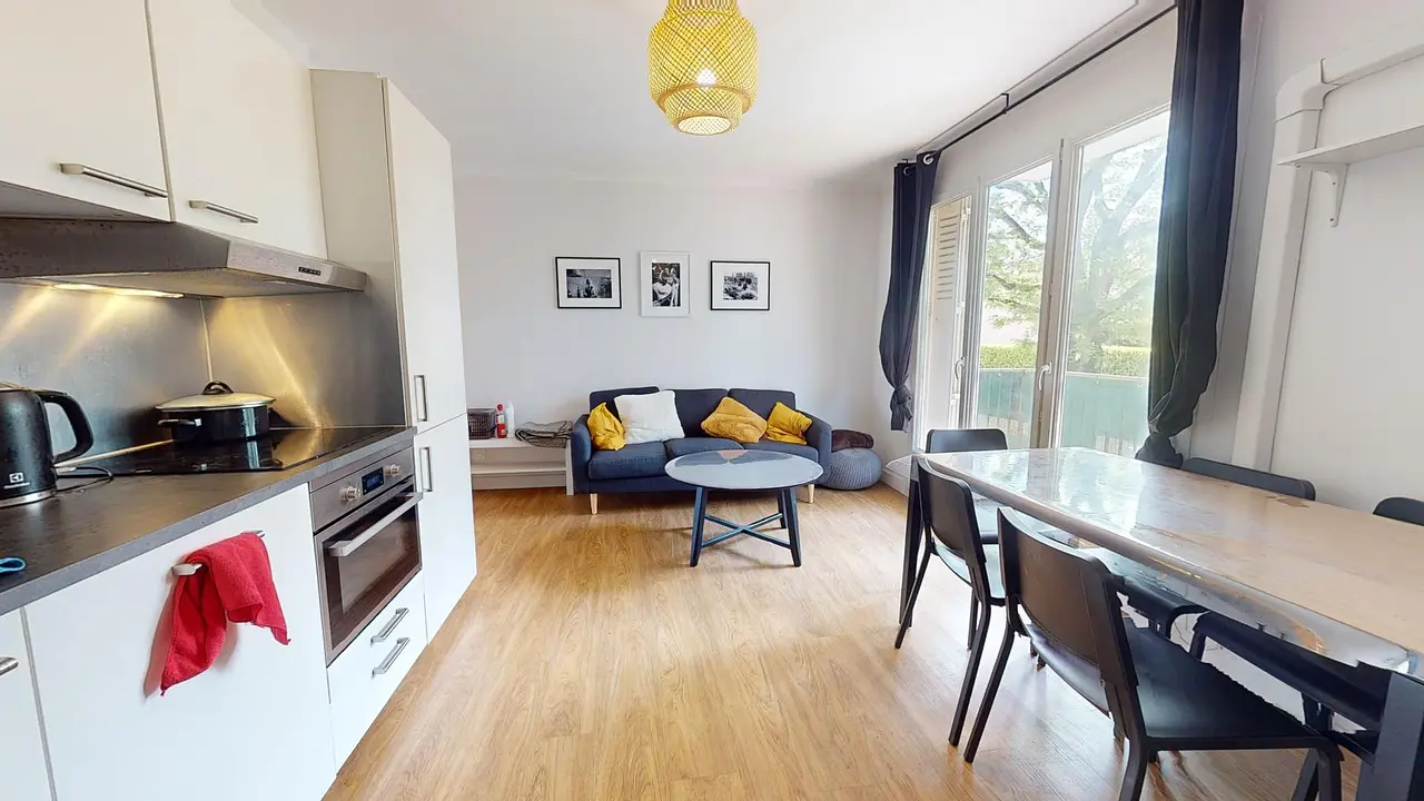 Colocation meublée de 89.26m2 - 495€ - Bron