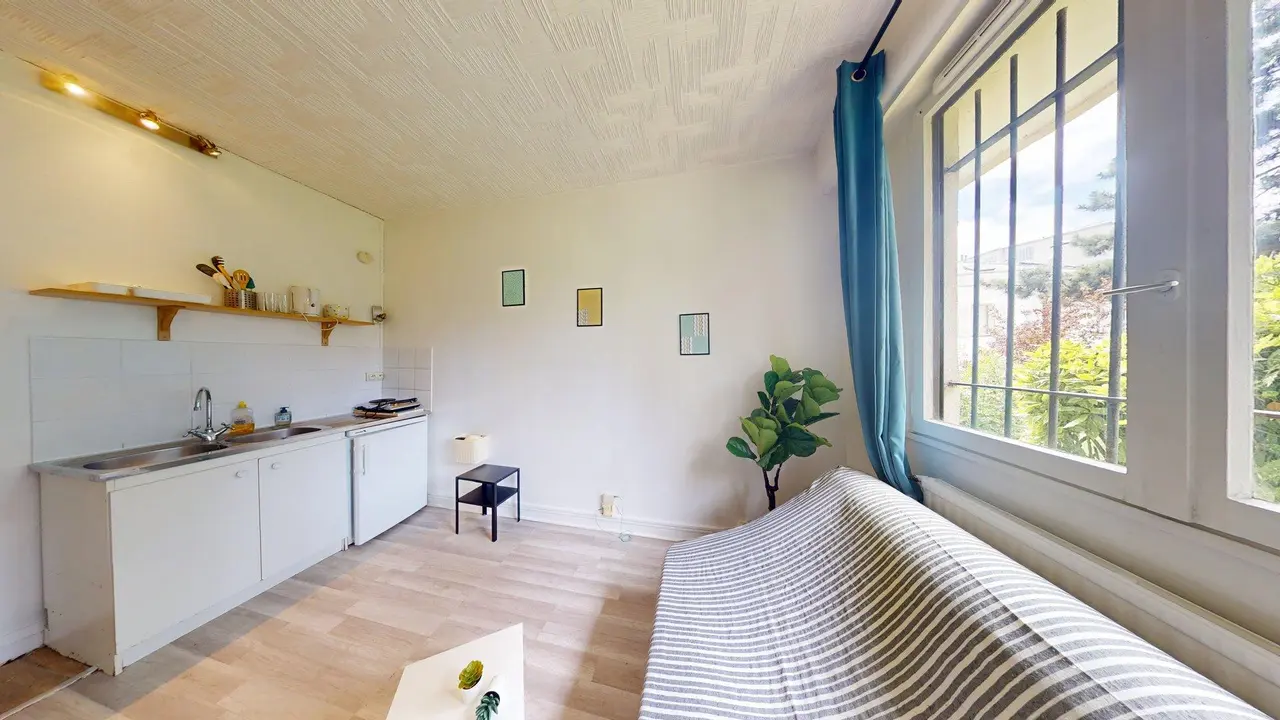 Appartement meublé de 15.0m2 - 700€ - Paris