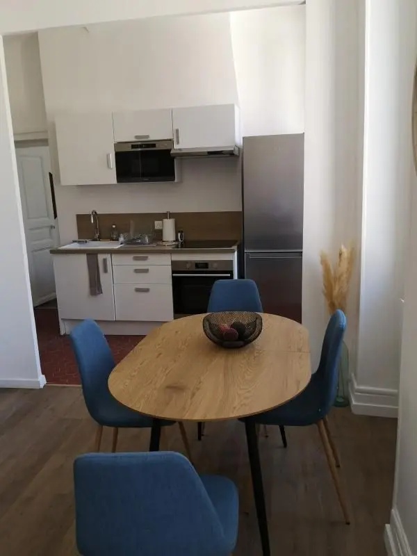 Appartement meublé de 33.0m2 - 823€ - Marseille