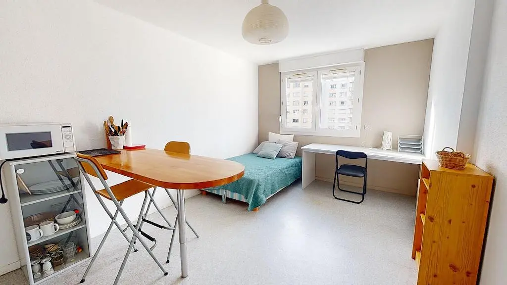 Appartement meublé de 21.0m2 - 302€ - Saint-Étienne