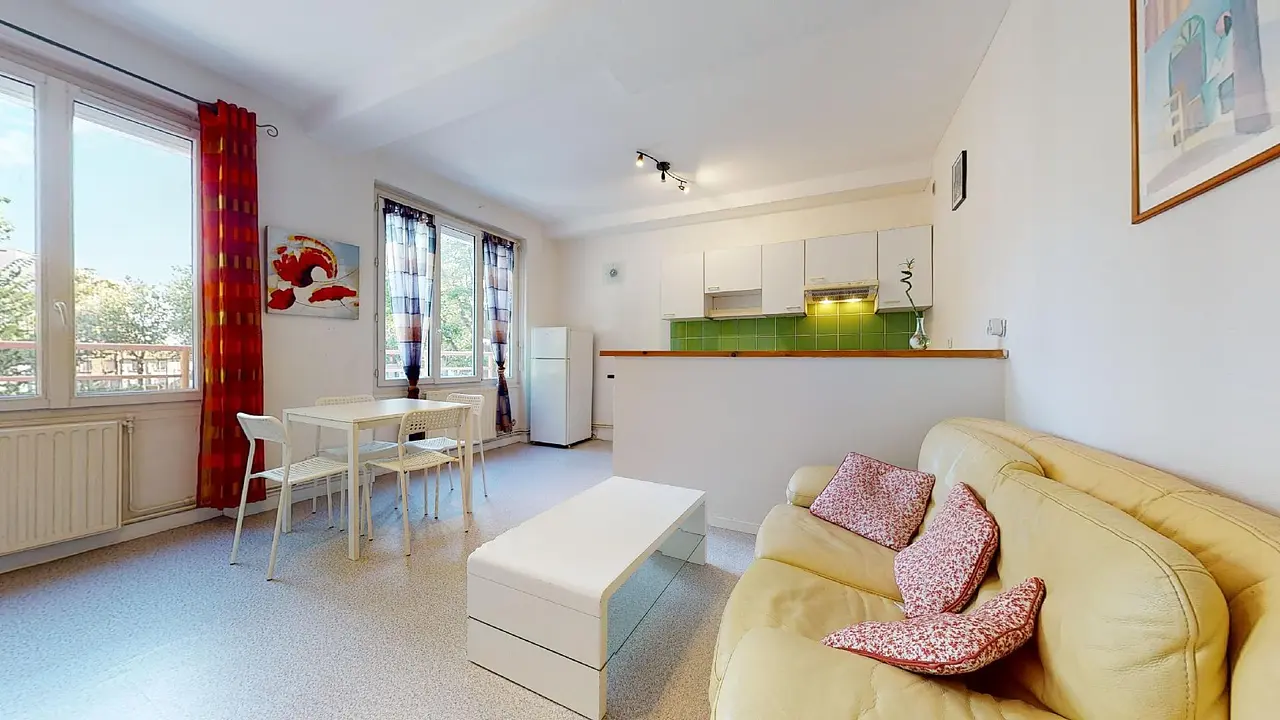 Appartement meublé de 65.0m2 - 495€ - Saint-Étienne