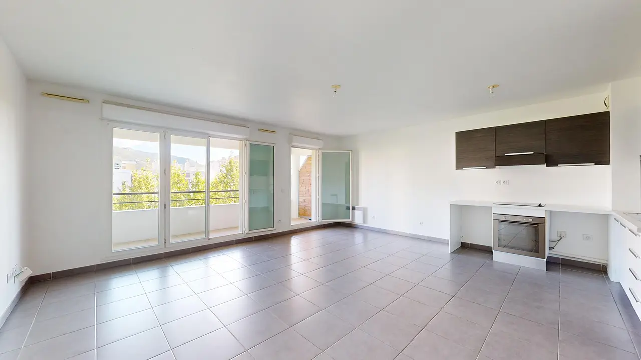Appartement non meublé de 62.0m2 - 1120€ - Marseille