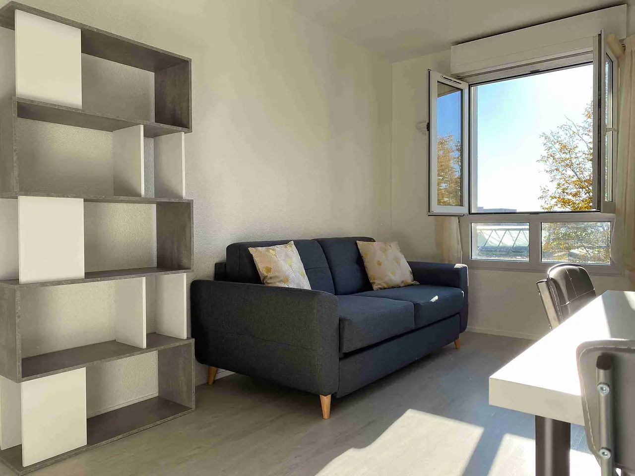 Appartement meublé de 18.0m2 - 646€ - Cergy