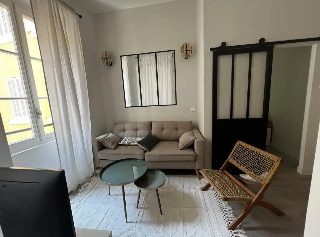 Appartement meublé de 35.79m2 - 809€ - Marseille