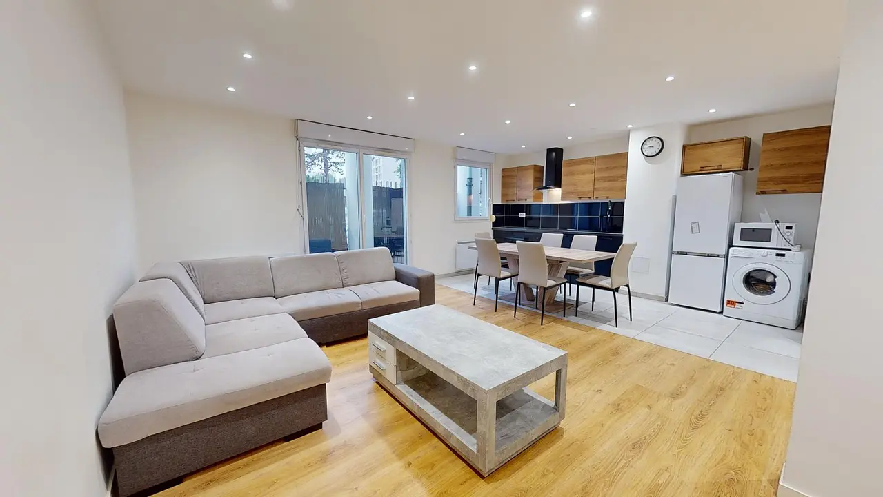 Colocation meublée de 82.02m2 - 520€ - Villeurbanne
