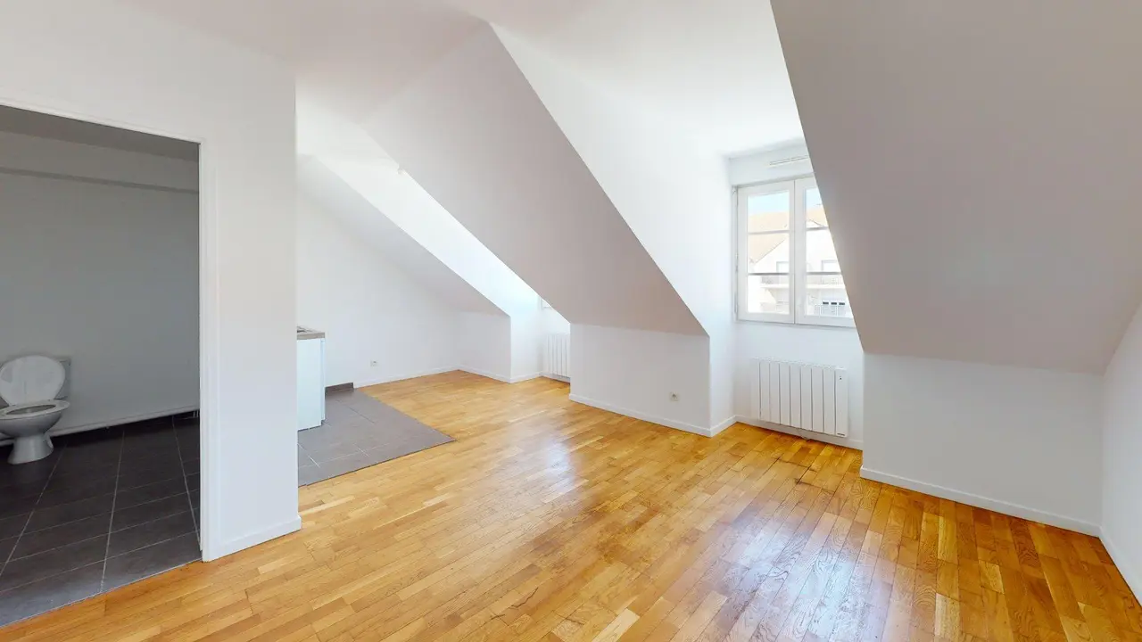 Appartement non meublé de 32.0m2 - 750€ - Buc
