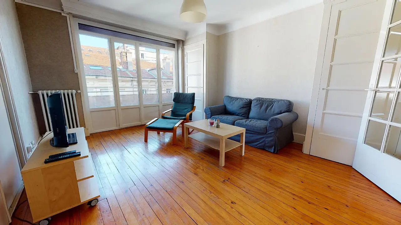 Appartement meublé de 82.0m2 - 710€ - Saint-Étienne