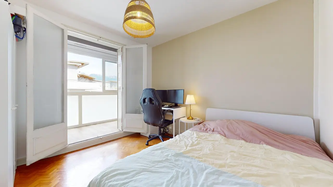 Colocation meublée de 74.0m2 - 520€ - Grenoble