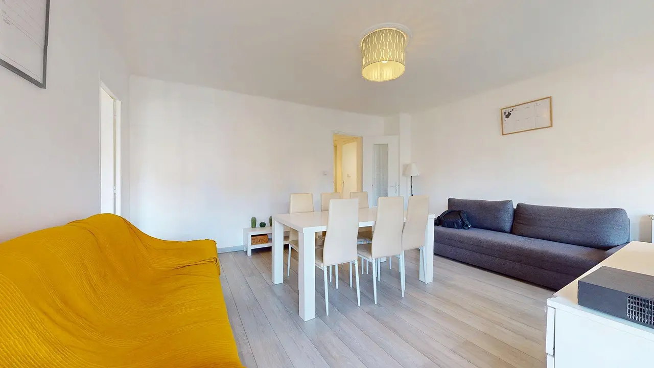 Appartement meublé de 65.05m2 - 875€ - Toulon