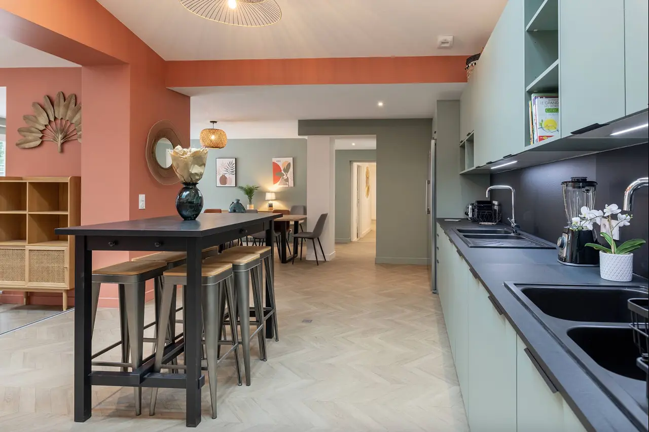Colocation meublée de 356.84m2 - 631€ - Bron