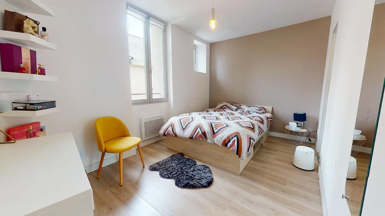 Colocation meublée de 95.0m2 - 480€ - Nîmes