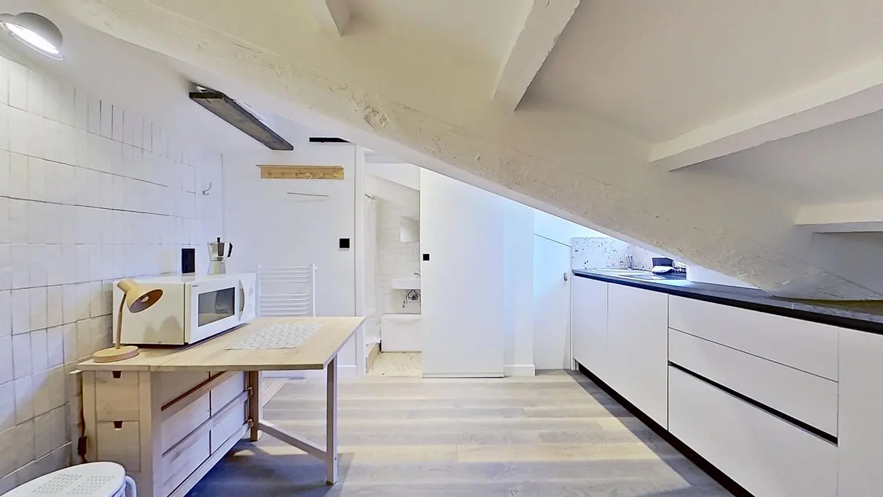Appartement meublé de 9.48m2 - 634€ - Nice