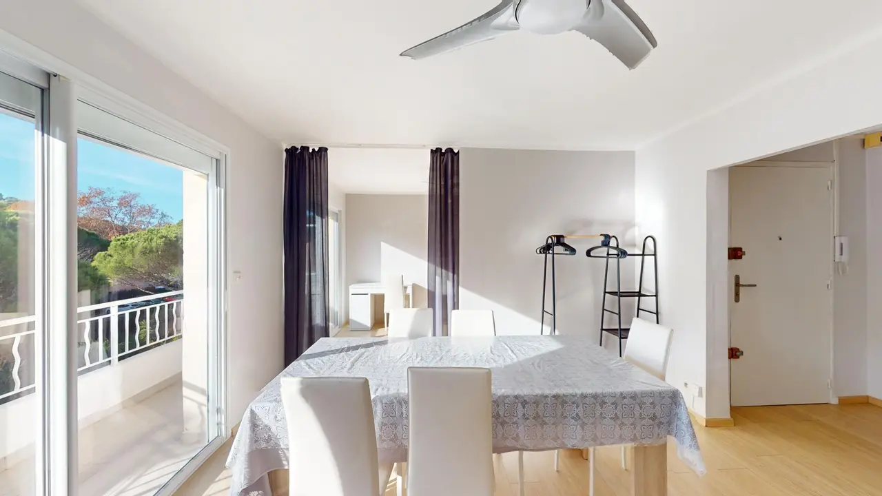 Appartement meublé de 71.6m2 - 1300€ - Le Pradet