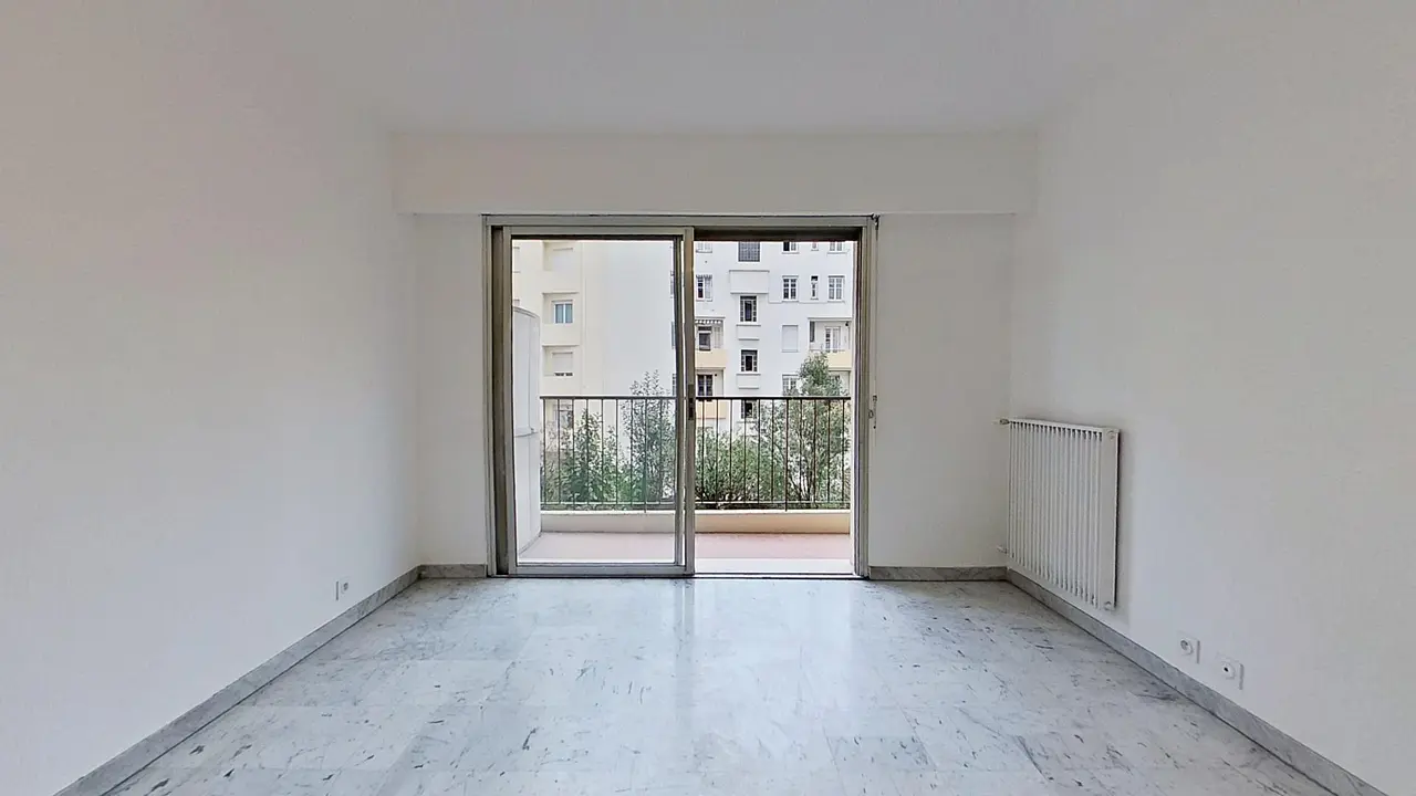Appartement non meublé de 45.0m2 - 956€ - Antibes