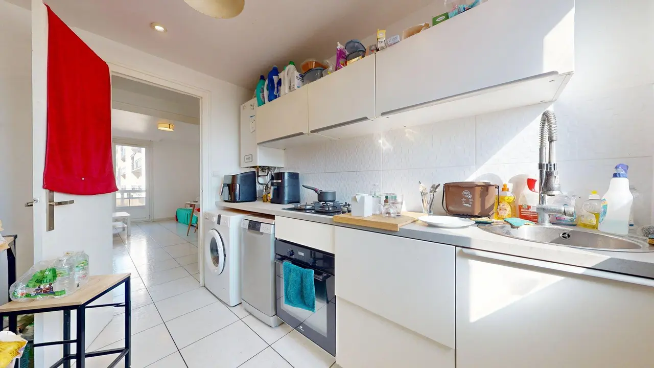 Colocation meublée de 64.0m2 - 480€ - Vénissieux
