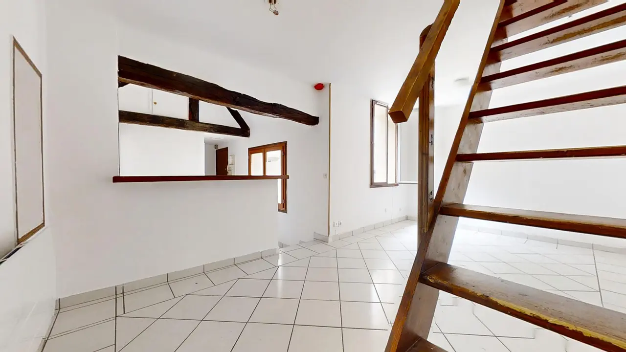 Appartement non meublé de 32.0m2 - 650€ - Mantes-la-Jolie