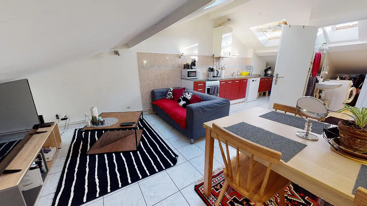Colocation meublée de 80.0m2 - 380€ - Saint-Fons