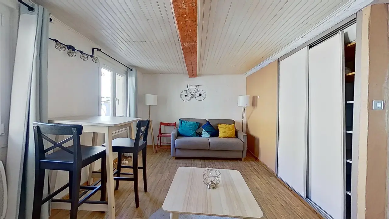 Appartement meublé de 25.05m2 - 525€ - Marseille