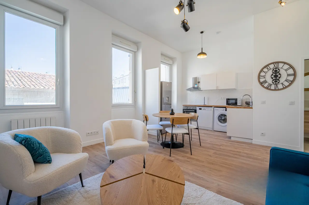 Appartement meublé de 39.32m2 - 859€ - Marseille