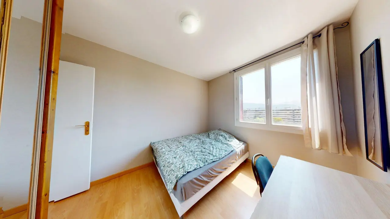 Colocation meublée de 64m2 - 400€ - Grenoble
