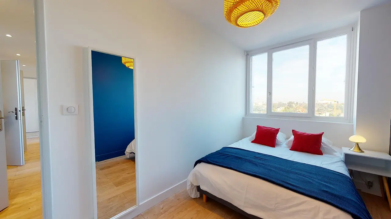 Colocation meublée de 87.0m2 - 491€ - Bron